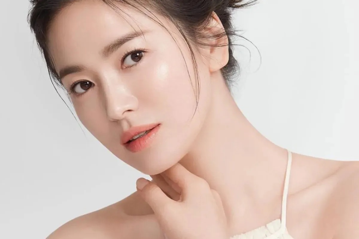 Your Nighttime Korean Skincare Routine: Wake Up to Glowing, Spot-Free Skin hero image